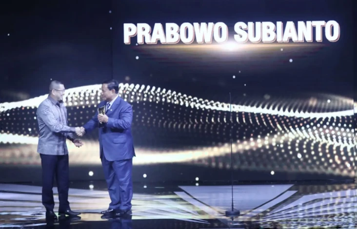 Raih Indonesia Awards...