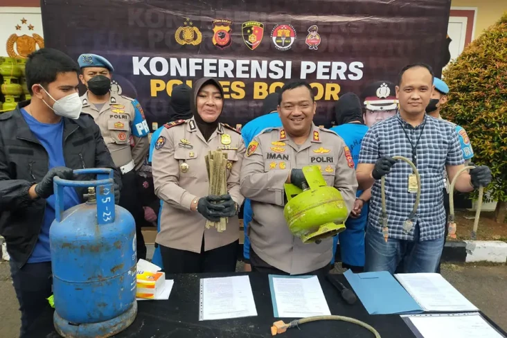 Polisi Bongkar Praktik...