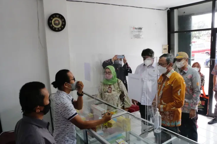 Sidak Apotek di Johar...