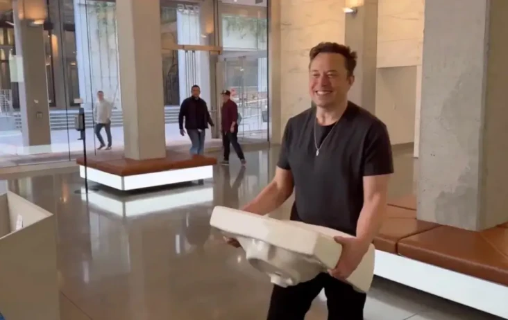 Elon Musk Datangi Kantor...