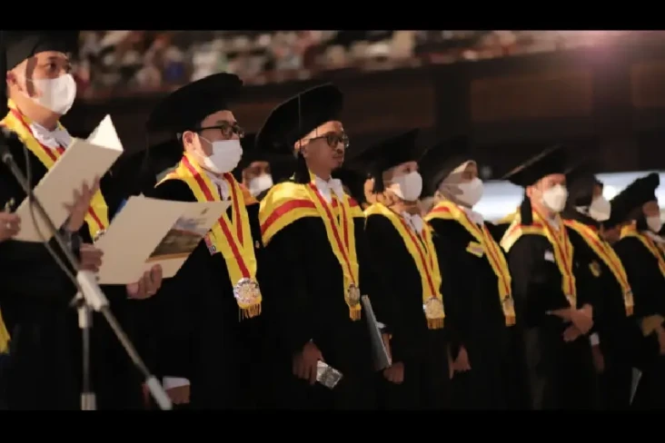 Di Hadapan 1.569 Wisudawan...