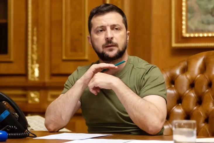 Zelensky Sebut Komandan...