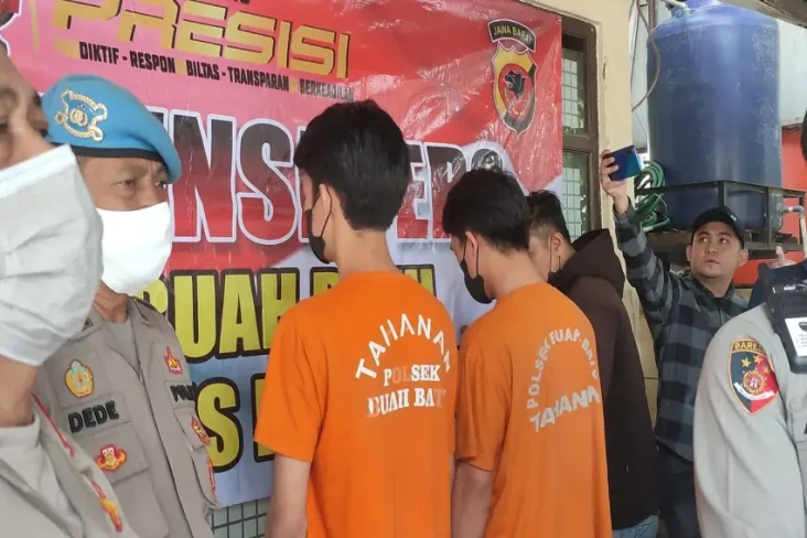 Keroyok Satpam Komplek,...