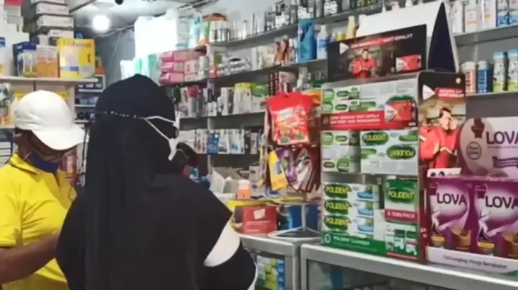 Apotek di Palopo Disidak...