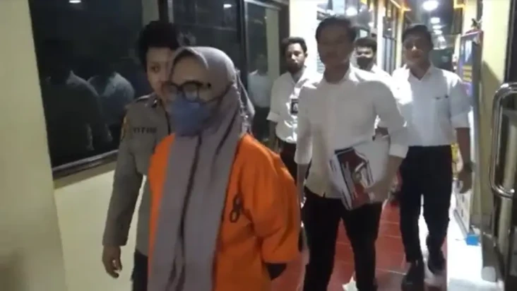 Wanita Bos Travel yang...