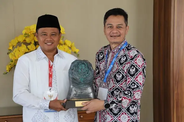 Pemdaprov Jabar, Bank...