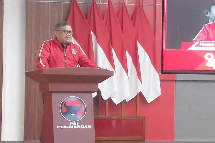 Hasto Sindir Ada Pendukung...