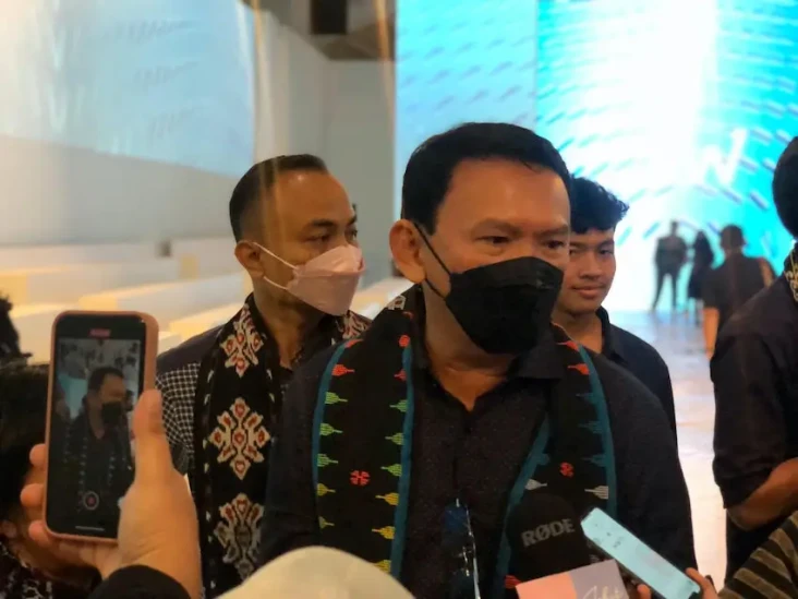 Hadiri Jakarta Fashion...