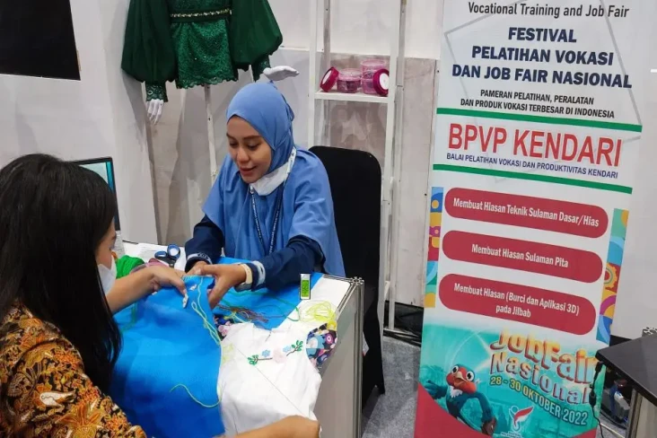 Bursa Kerja plus Pelatihan...