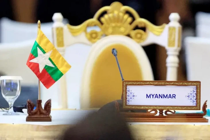 Junta Myanmar Kirim...