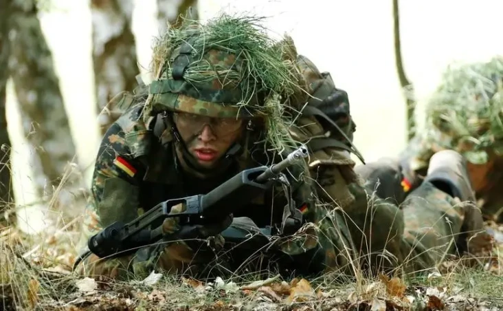 Makin Banyak Tentara...