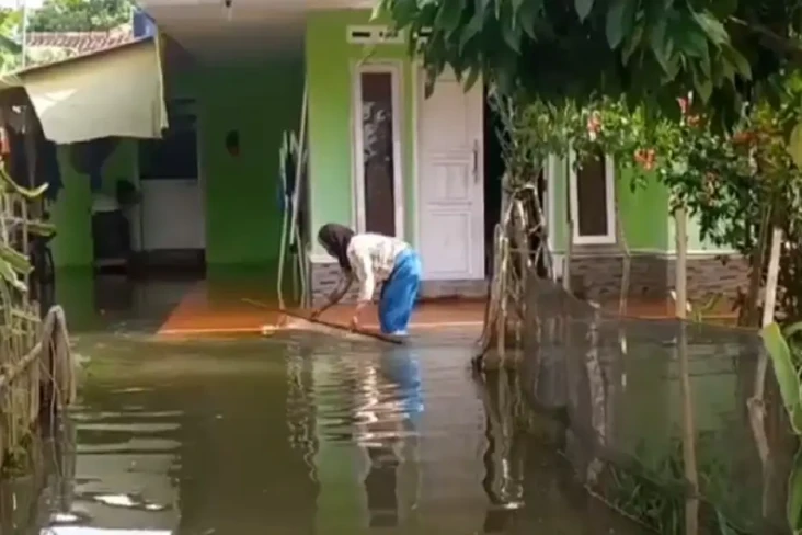 Rumah Terendam Banjir...