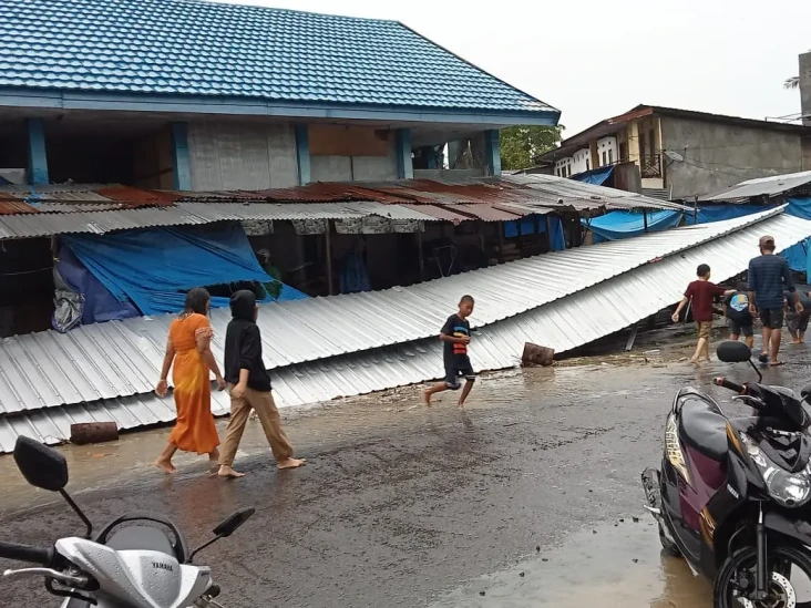 Pasar Sentral Majene...