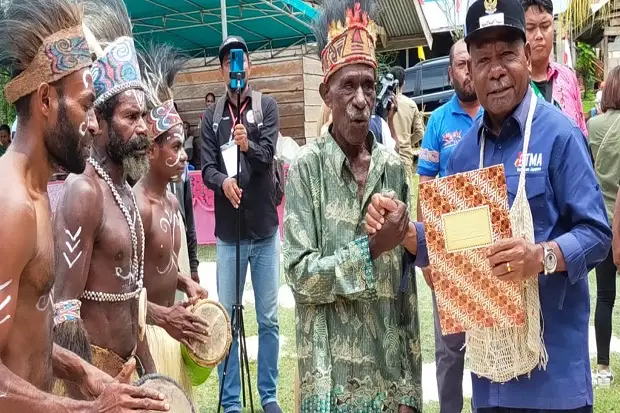 Balai Adat Simbol Kebangkitan...