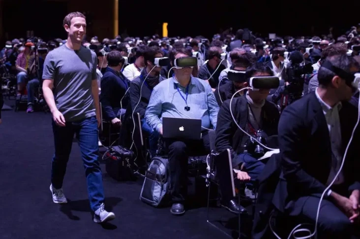 Snowden: Zuckerberg...