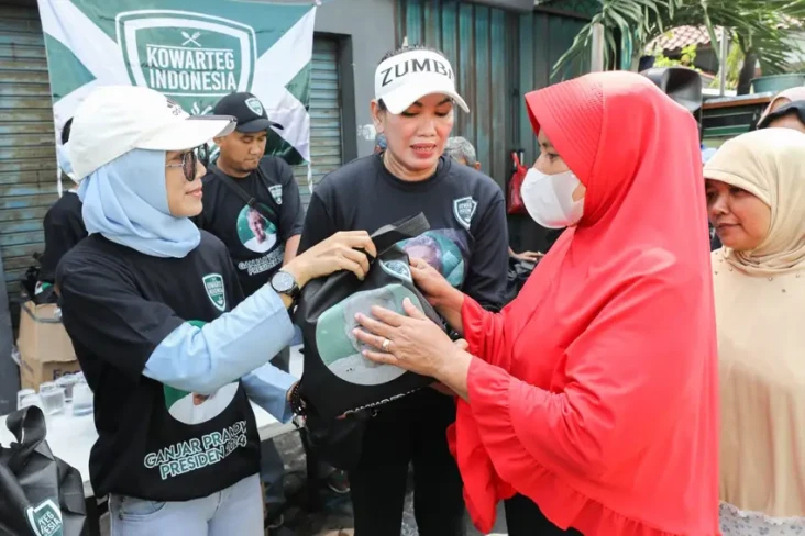 Rayakan Milad Ganjar...