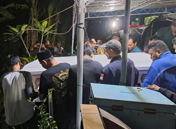 Jenazah Novita Kurnia...