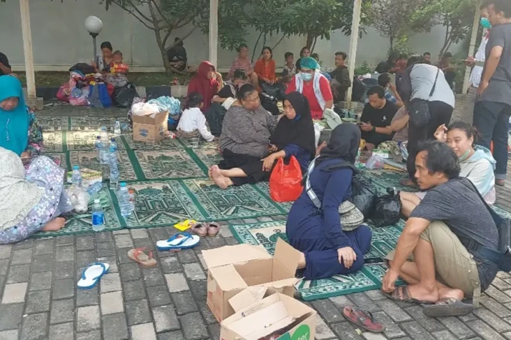 Pemkot Jakbar Beri Bantuan...