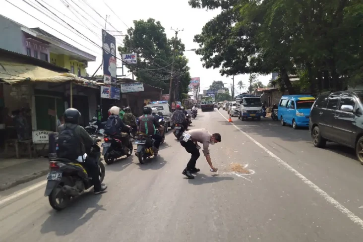 Gagal Nyalip, Pemotor...