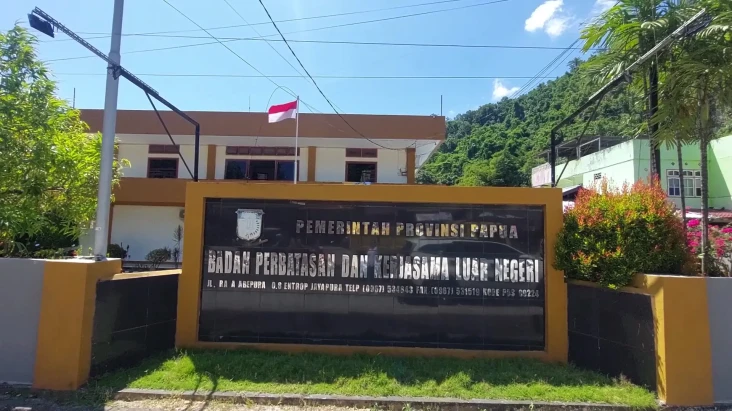 Puluhan Pegawai Kantor...