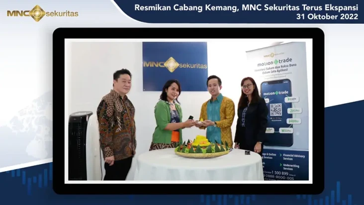 Resmikan Cabang Kemang,...