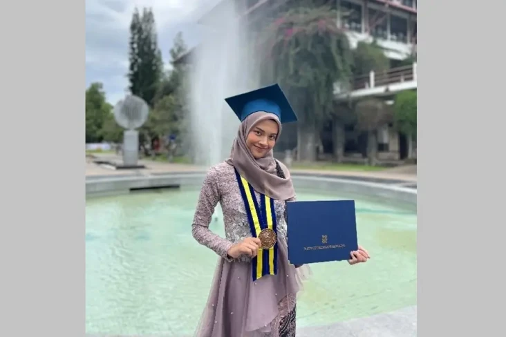 Mahasiswi ITB Berbagi...