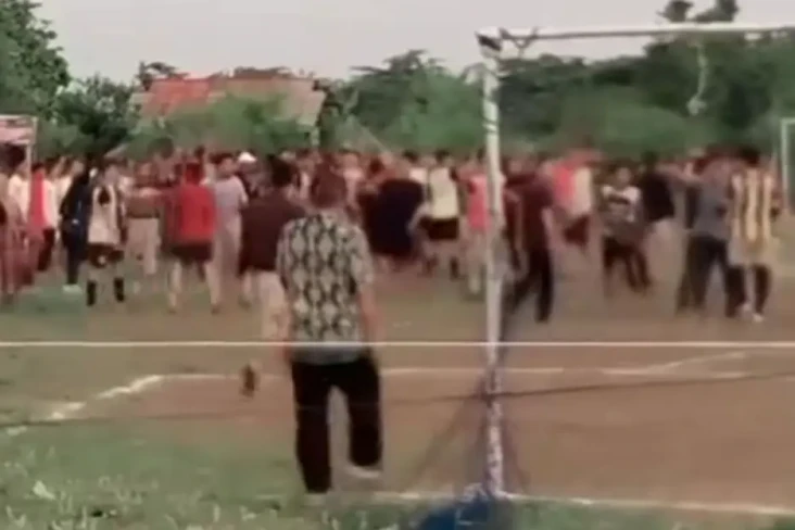 Pertandingan Sepak Bola...