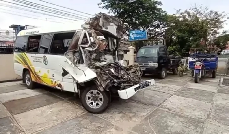 Bus Rombongan Jamaah...