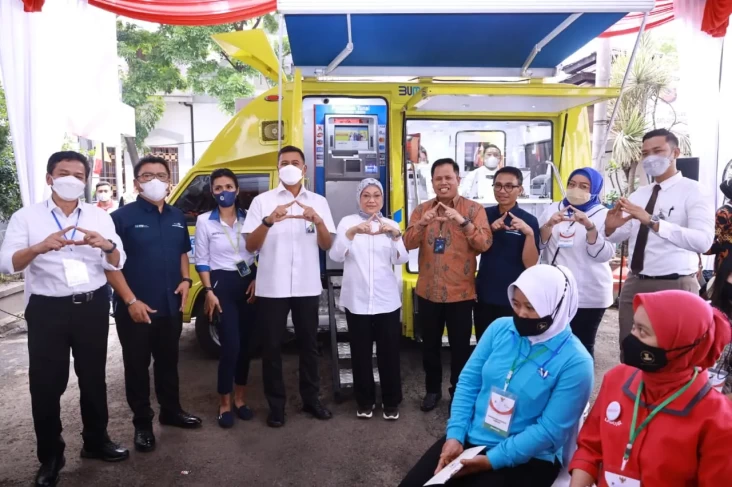 Pos Indonesia Salurkan...