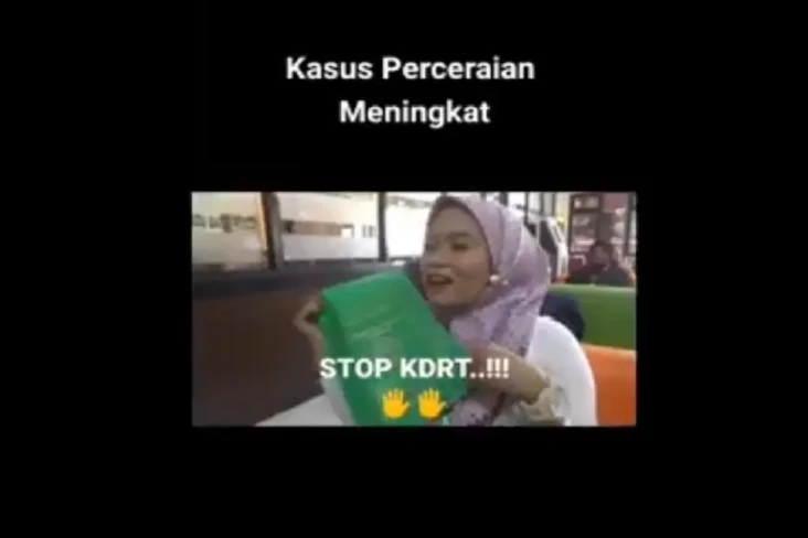 Viral Wanita Muda di...