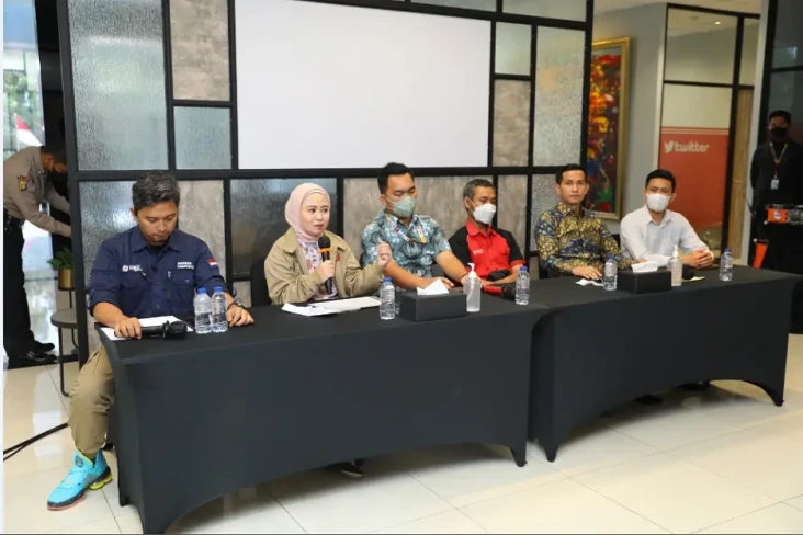 Kurir Paket COD Dapat...