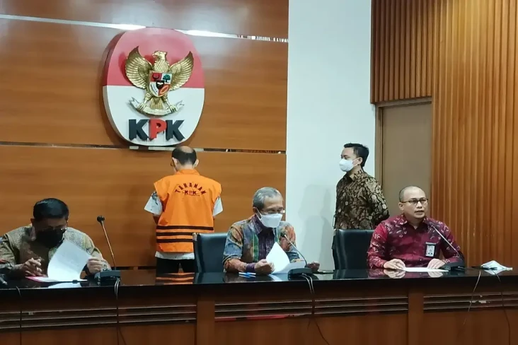 KPK Tahan Satu Tersangka...