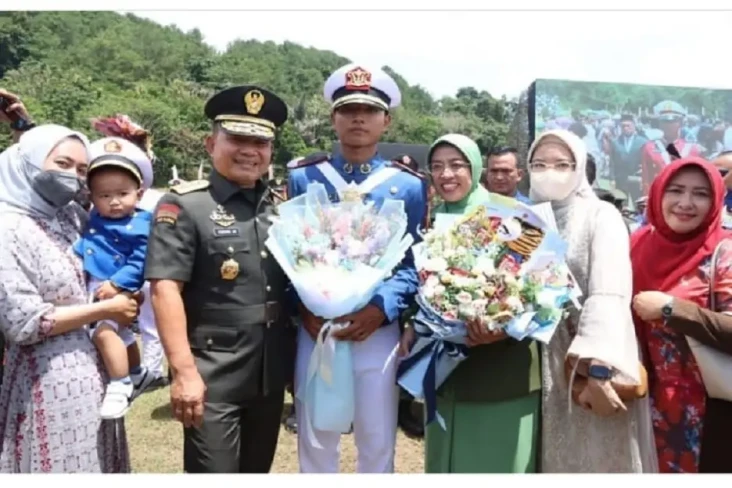 Wisuda Prabhatar TNI,...