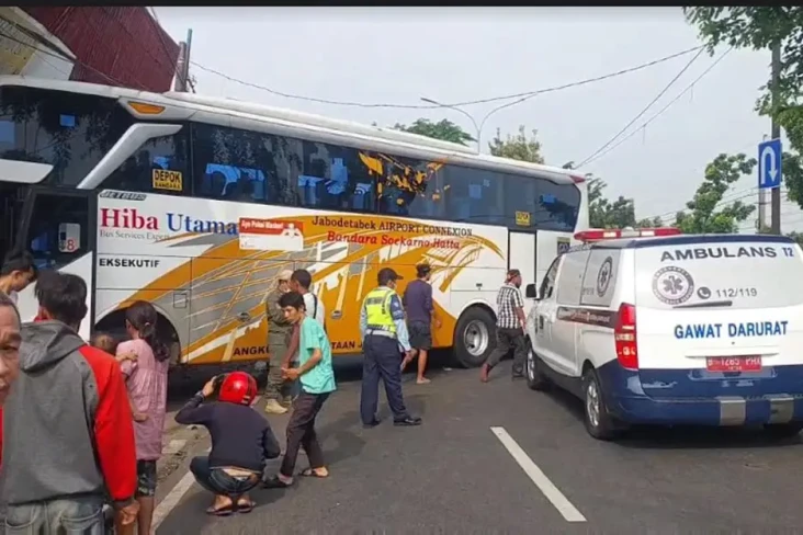 Hindari Pengendara Motor,...