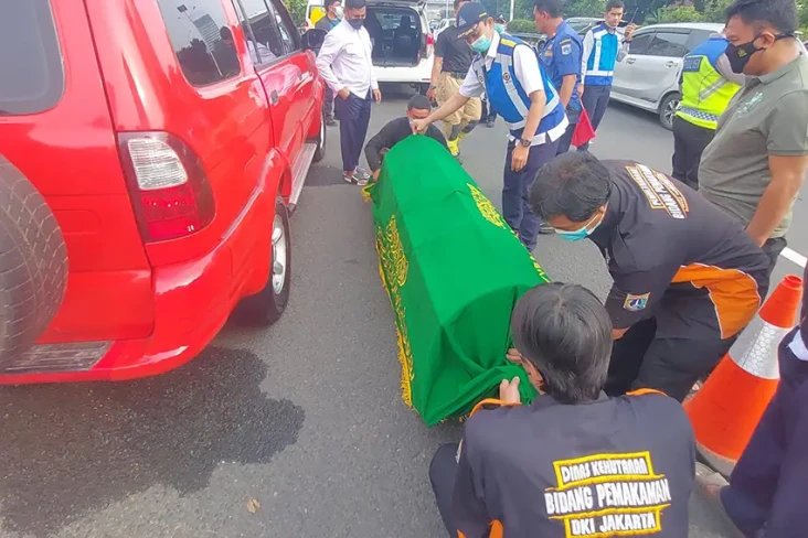 Serangan Jantung, Petugas...