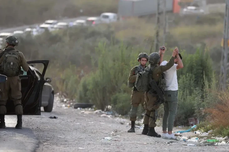 Israel Lancarkan 1.200...