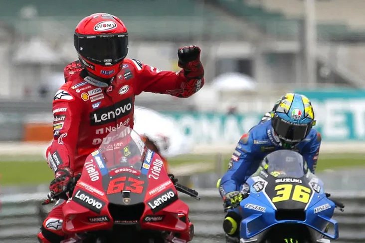 MotoGP Valencia 2022:...