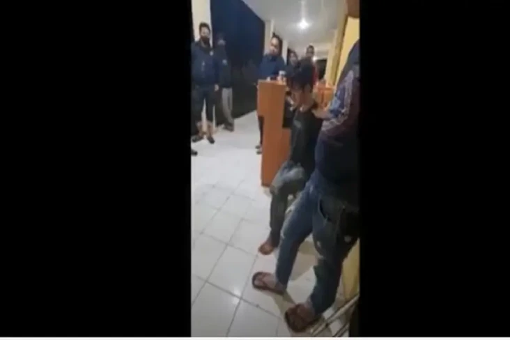 Banting Keponakan Berusia...