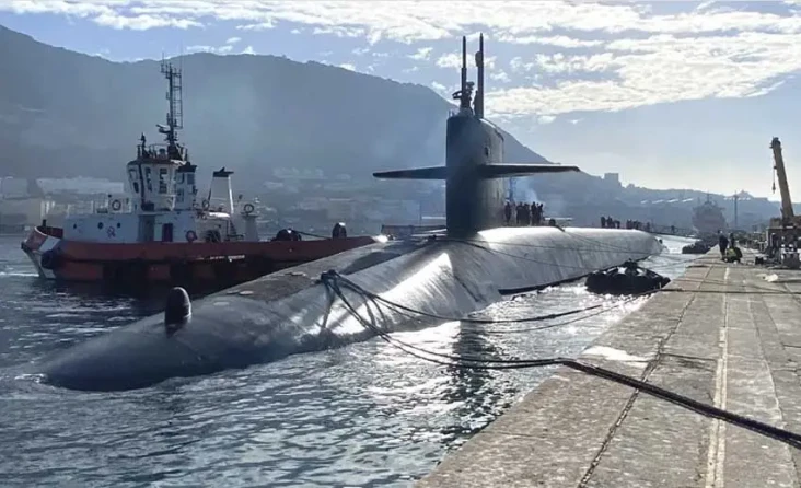 Kapal Selam Rudal Balistik...