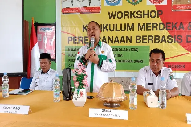 Sekda Pasangkayu Rahmat...
