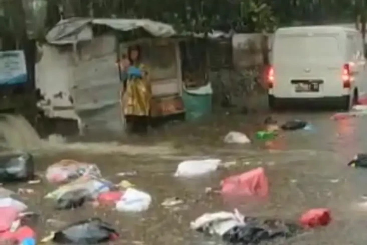 Viral Video Tumpukan...