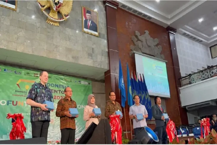 Universitas Udayana...
