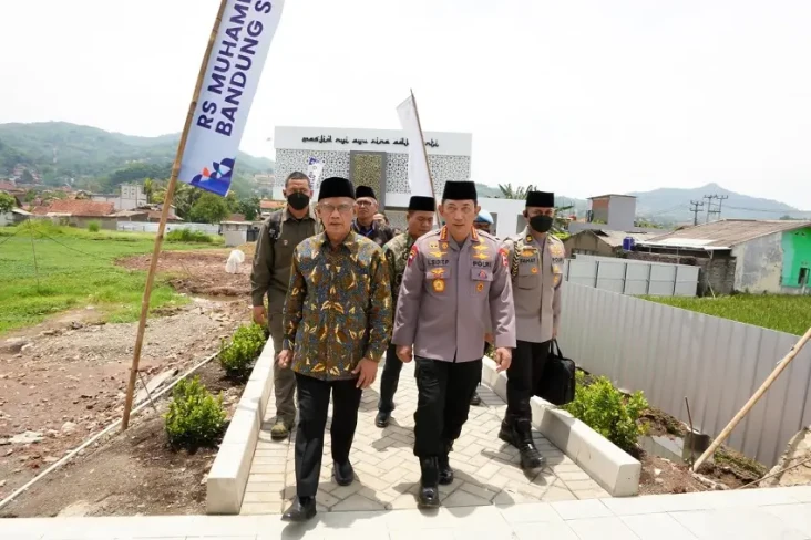 Hadiri Peresmian RSMBS,...