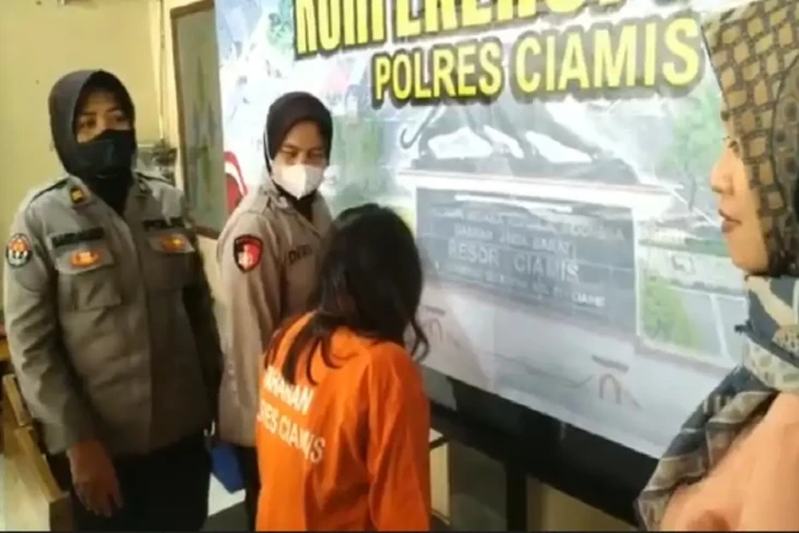 Mahasiswi Pembuang Bayi...