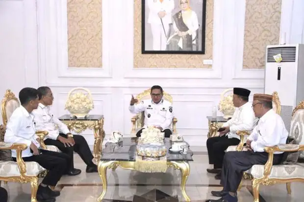 8 ASN Kota Gorontalo...