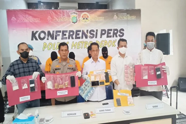 Tangkap 5 Pengedar Narkoba,...
