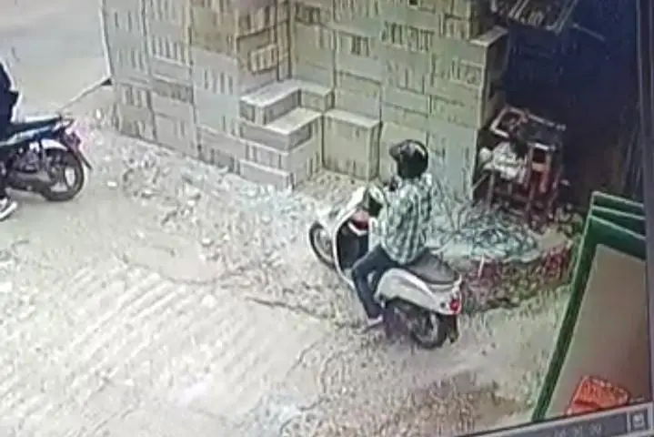 Viral Pencuri Sikat...