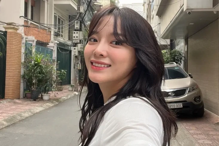 Kim Sejeong Tiba di...