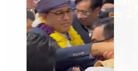 Anies Baswedan Disambut...