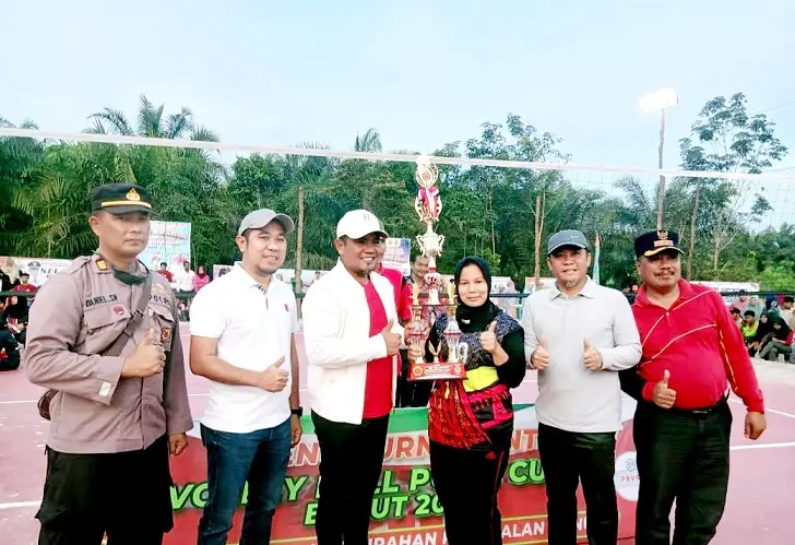 Bupati Pelalawan Zukri...